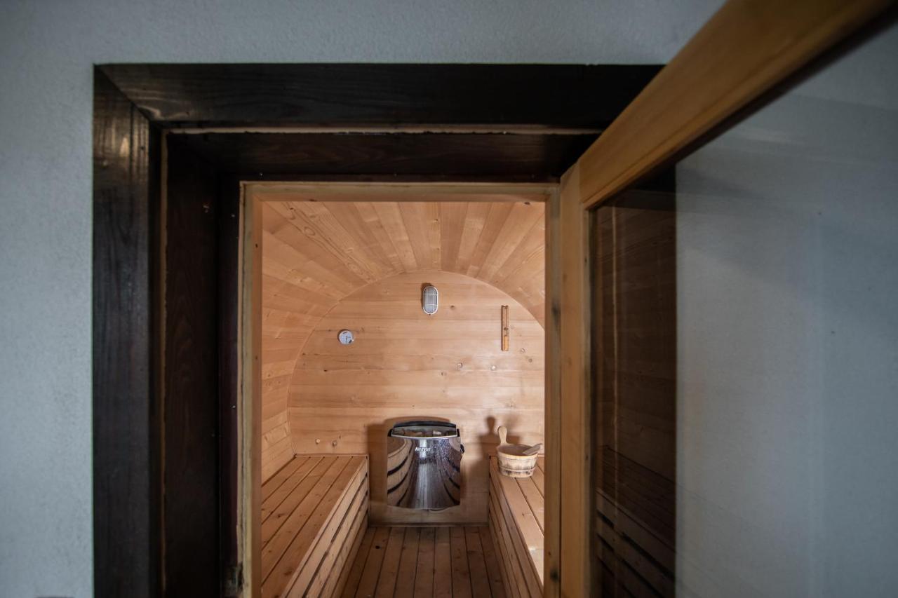 Casa Arcadia 1 Piscina,Jacuzzi, Sauna Бузэу Экстерьер фото